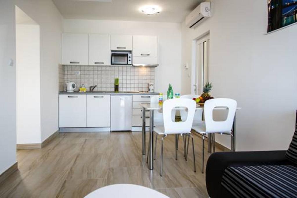 Nemira Sunny Apartments Omiš Oda fotoğraf